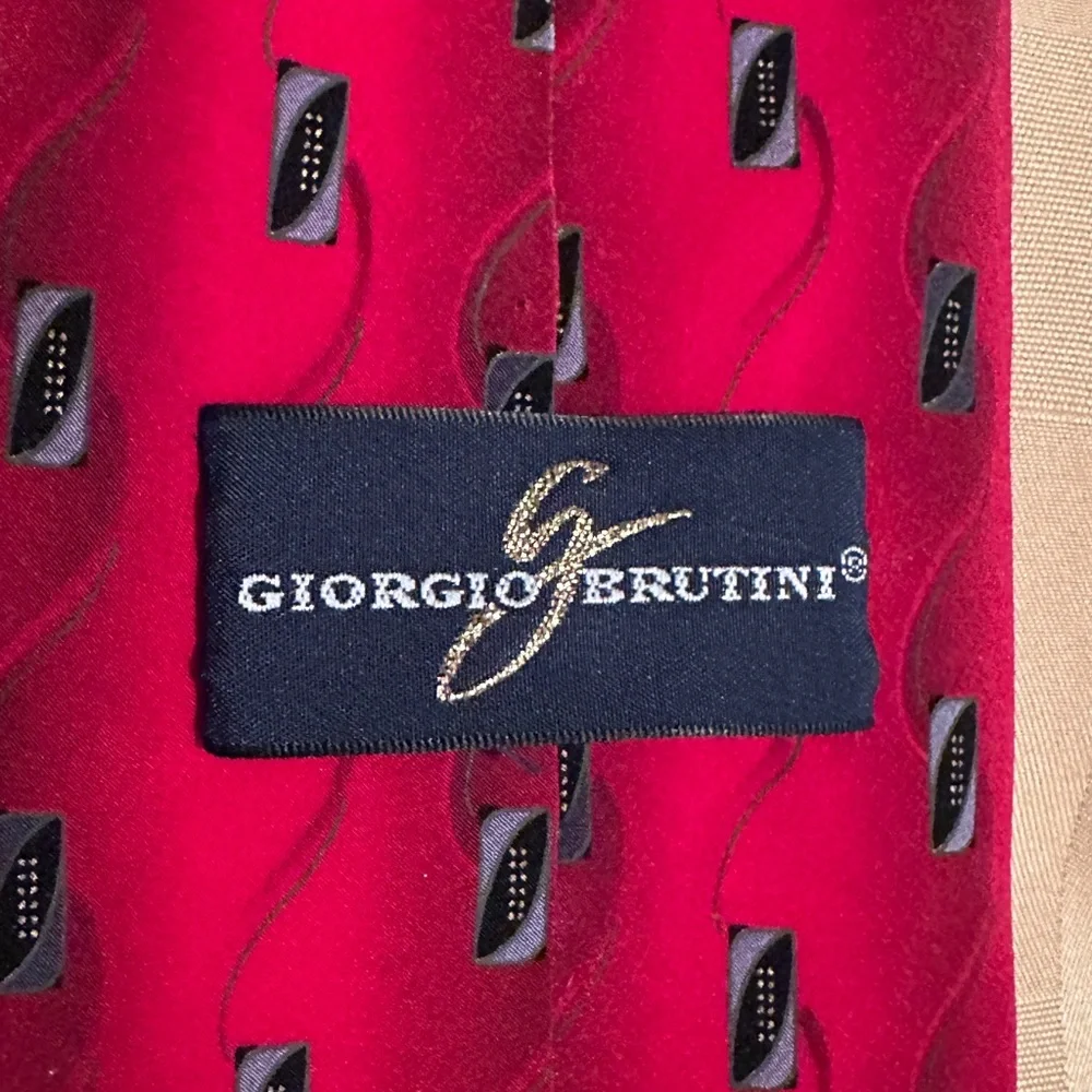 Giorgio Brutini Classic Red 100%‎ Silk Necktie with Geometric Pattern